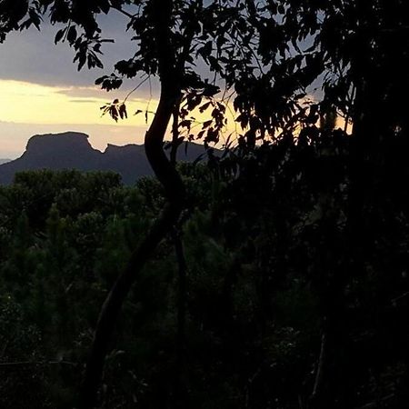 Chale Dos Tucanos- Parede De Vidro Com Linda Vista Campos do Jordão Zewnętrze zdjęcie